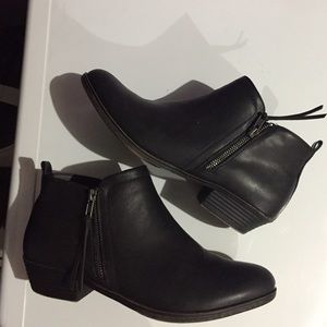 rampage tarragon ankle bootie